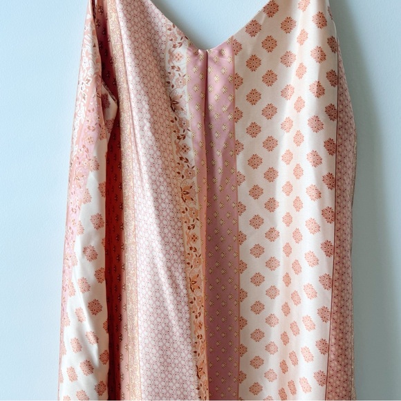 Pink Patterned jumpsuit - Picture 2 of 5